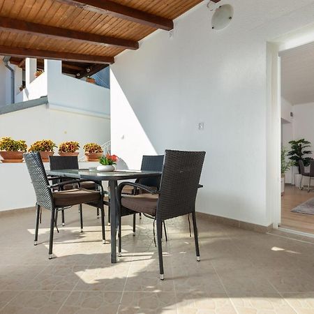 Apartments Elita Ровінь Екстер'єр фото