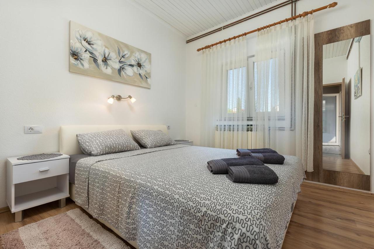 Apartments Elita Ровінь Екстер'єр фото