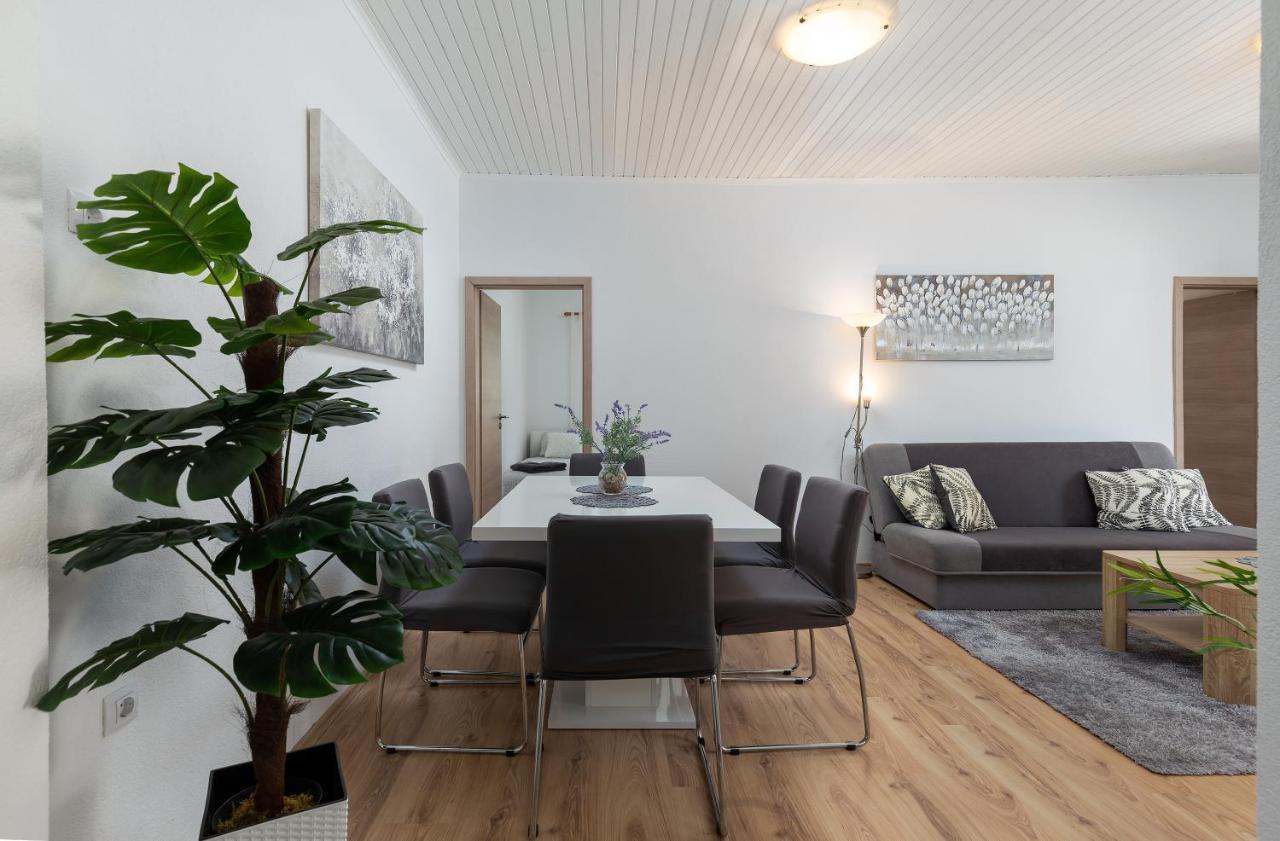 Apartments Elita Ровінь Екстер'єр фото