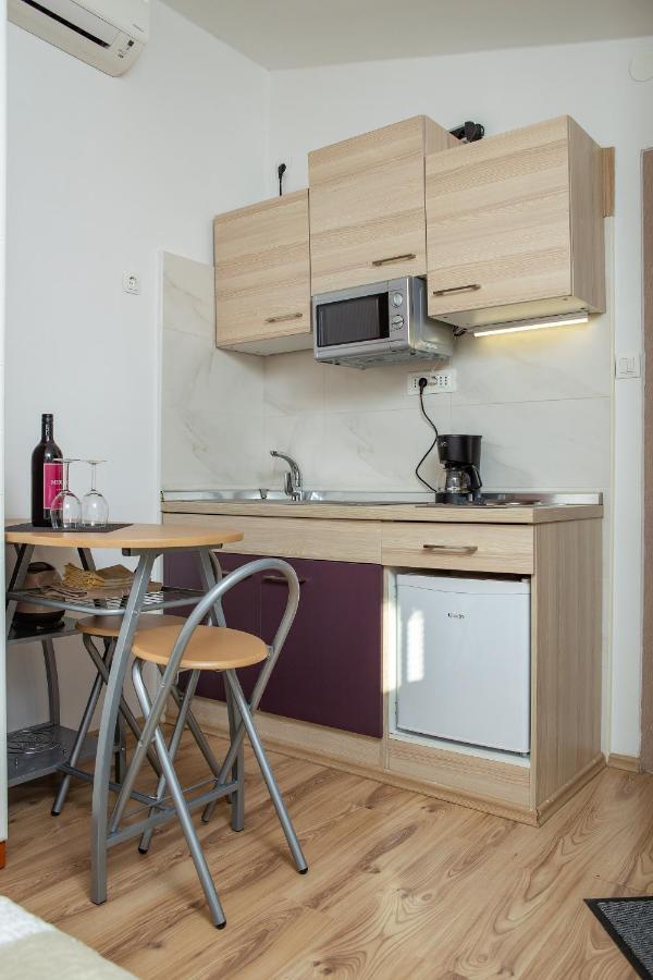Apartments Elita Ровінь Екстер'єр фото