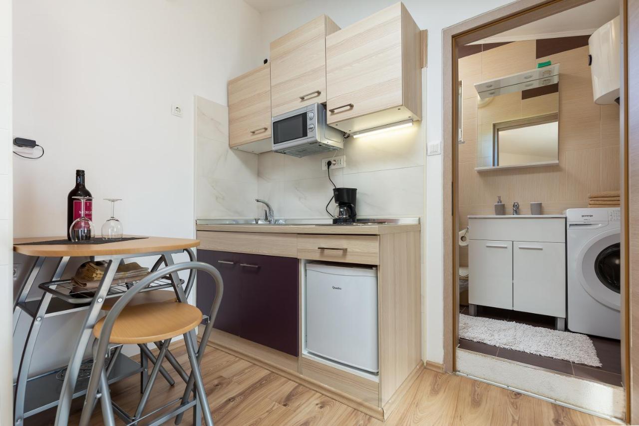 Apartments Elita Ровінь Екстер'єр фото