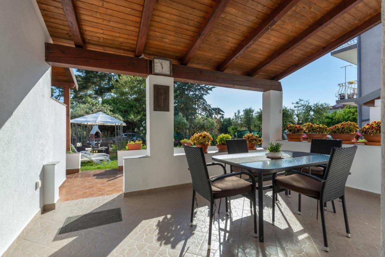 Apartments Elita Ровінь Екстер'єр фото