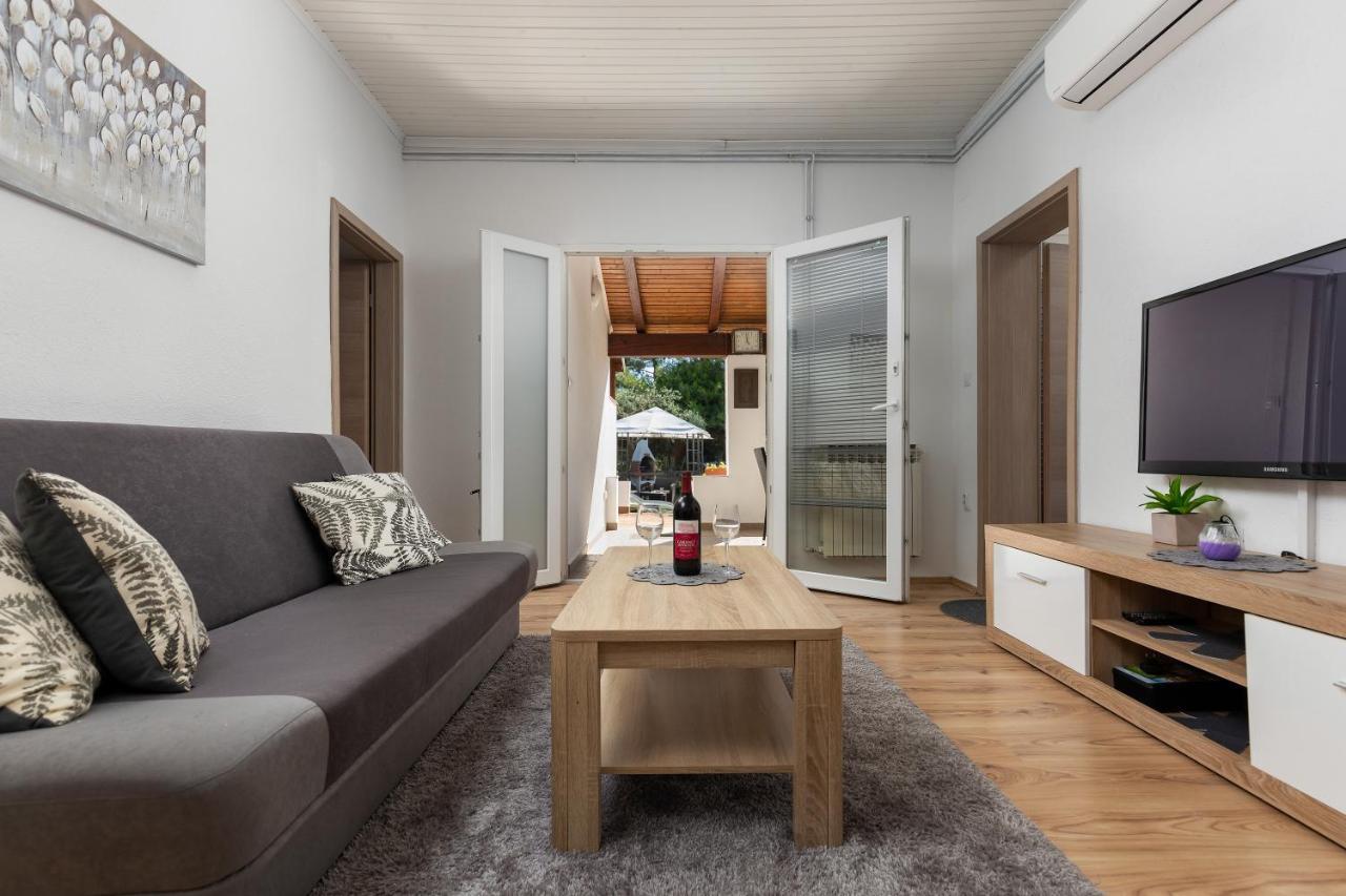Apartments Elita Ровінь Екстер'єр фото